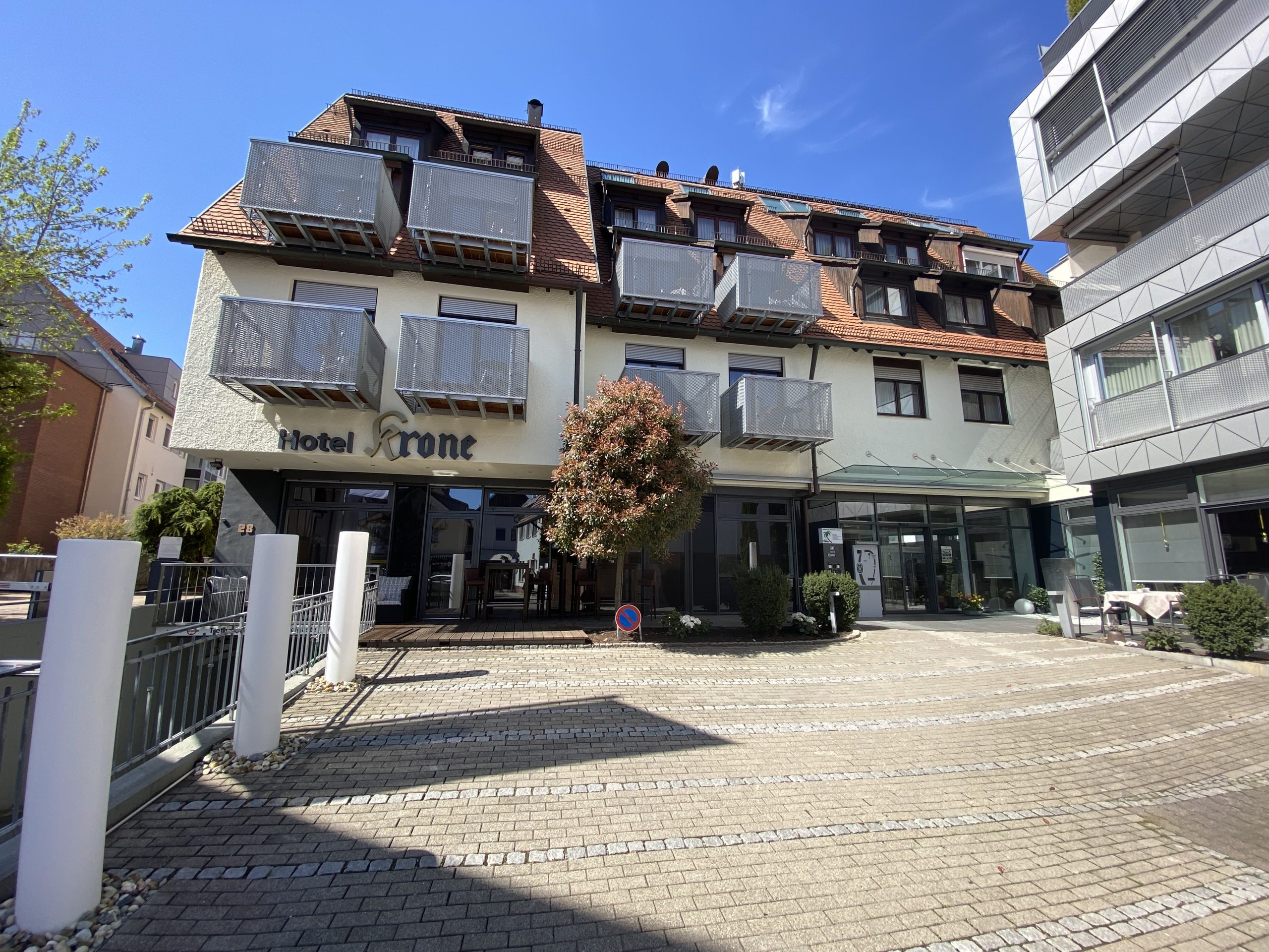 Außenansicht des Hotels Krone mit Innenhof